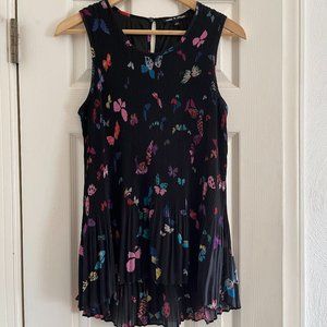 Cable & Gauge Butterfly Pleated Tank Top